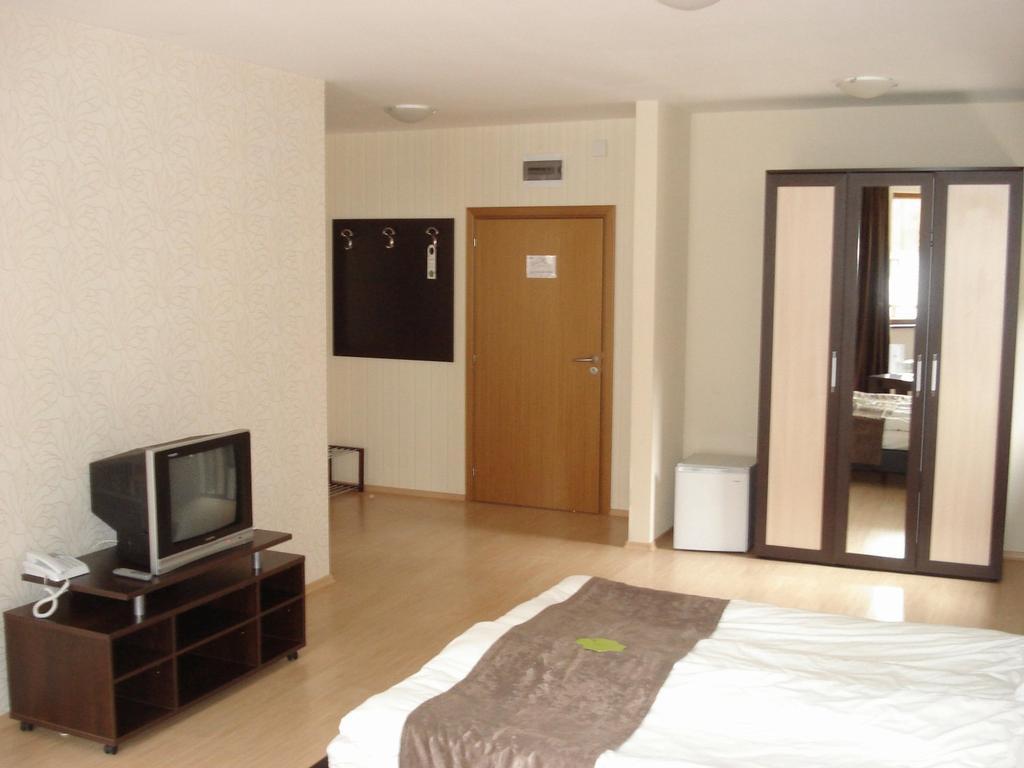 בורובץ Iceberg Hotel מראה חיצוני תמונה