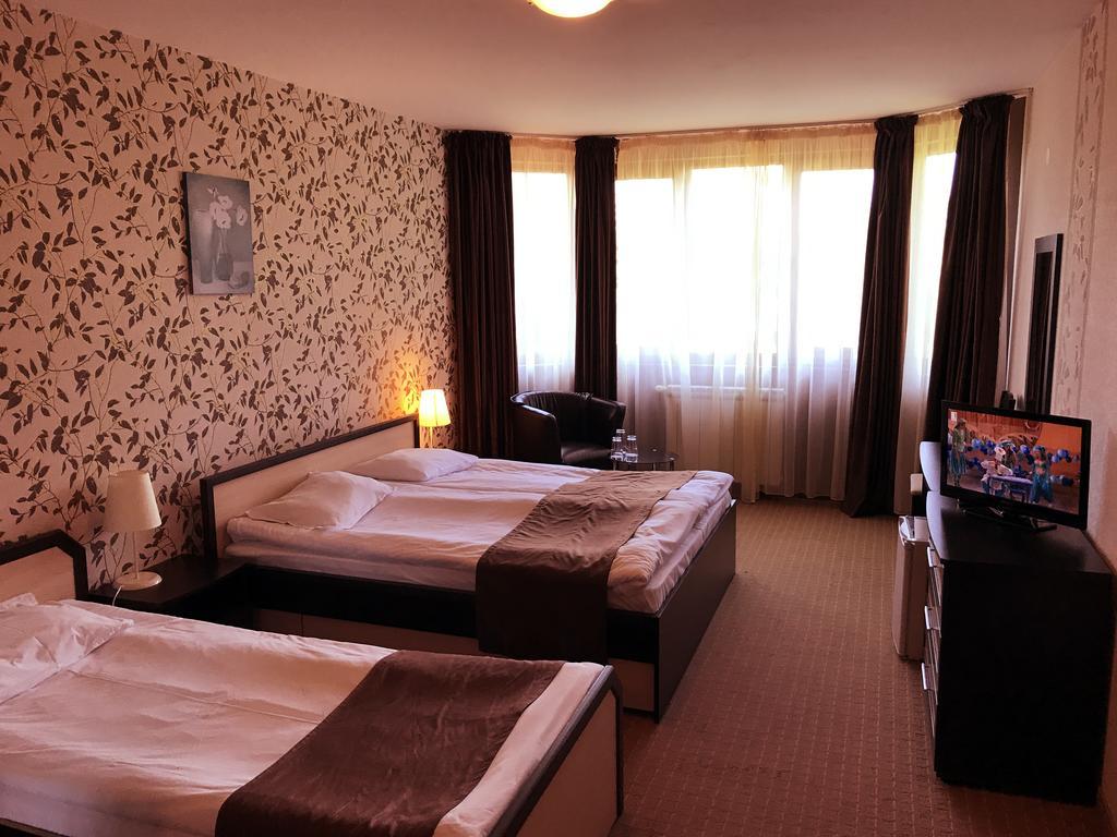 בורובץ Iceberg Hotel מראה חיצוני תמונה